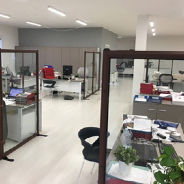 Parete protettiva igienica Evolution - da terra - bianco - con vetro di sicurezza - 150x150 cm - Star Progetti Parete protettiva igienica Evolution - da terra - bianco - con vetro di sicurezza - 150x150 cm - Star Progetti