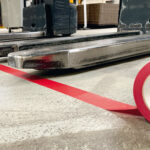 Nastro adesivo DURALINEBASIC 50/016 - removibile - 5 cm x 33 m - rosso - Durable - immagine 3
