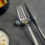 Poggiaposate - 8 x 2 x 1 cm - melamina - grigio - Leone - conf. 6 pezzi - immagine 2