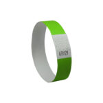 Braccialetti identificativi - in Tyvek - verde fluo - 265 x 19 mm - 50 fogli - 10 et/fg - Avery - Conf. 500 pezzi - immagine 2