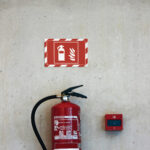 Cornice Duraframe Security - adesiva - pannello magnetico - A4  (21 x 29,7 cm) - rosso/bianco - Durable - immagine 2