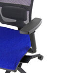 Poltrona semidirezionale Zoe ZOEA - con braccioli regolabili - blu/nero - Unisit - immagine 3