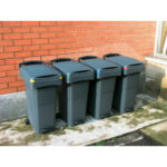 Bidone mobile a pedale - 40x65x81 cm - 80 L - PPL - bianco - Mobil Plastic - immagine 2