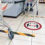 Pittogramma adesivo - da terra - "Mantenere la distanza di sicurezza" - diametro 43 cm - Durable - immagine 2