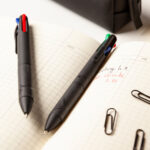 Penna a sfera 4 Multi All Black - con astuccio - punta 1,00 mm - 4 colori  - Osama - conf. 6 pezzi - immagine 5