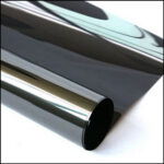 Pellicola adesiva - 50 cm x 10 m - protezione UV medio/alta - trasparenza medio bassa -  riflettente/nero - Patifix