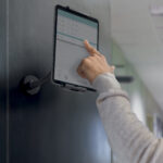 Supporto da tavolo o parete per tablet - TOUGH WALL/TABLE - da 7" a 13" - ruotabile di 360° - Durable - immagine 6