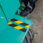 Nastro adesivo antiscivolo DURALINE GRIP+ - 2,5 cm x 15 m - giallo/nero - Durable - immagine 3
