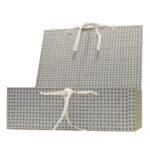 Scatola archivio in legno - con fettuccia - 38 x 27 cm - dorso 12 cm - grigio - Brefiocart - immagine 2
