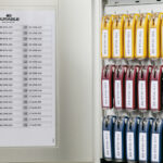 Cassetta portachiavi da parete Key Box - 30,2 x 11,8 x 28 cm - 18 posti - grigio - Durable - immagine 3