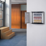 Cassetta portachiavi da parete Key Box - 30,2 x 11,8 x 28 cm - 18 posti - grigio - Durable - immagine 5