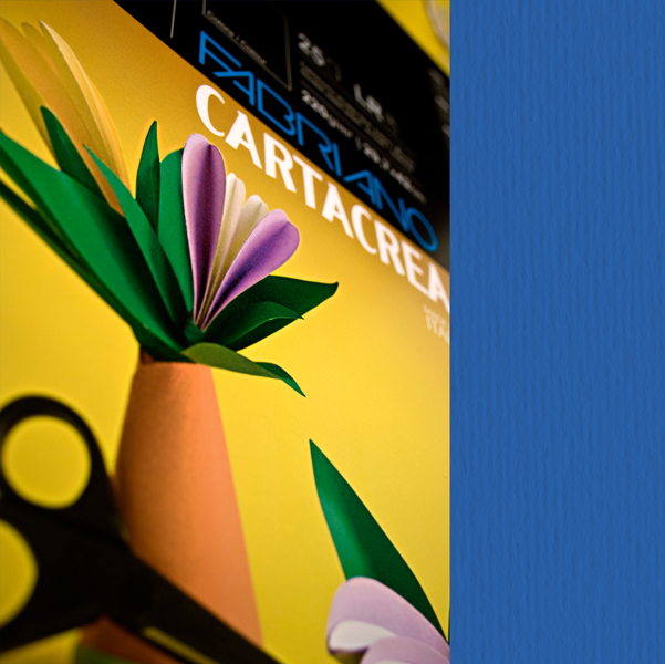 MD_37236 Cartoncino CartaCrea - 35 x 50 cm - 220 gr - blu 114 - Fabriano - blister 10 fogli - immagine 1